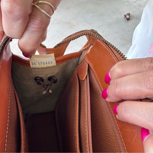 Dooney & Bourke Vintage Pebble Leather Satchel / Crossbody with COA made in USA - Picture 4 of 8